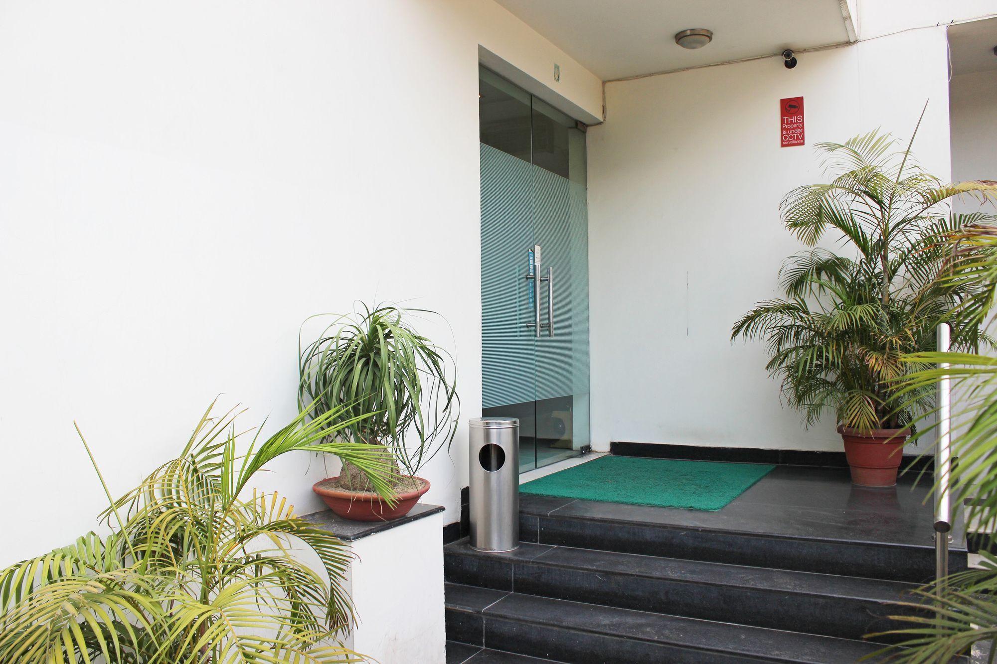 Oyo 605 Hotel Camria Gurgaon Esterno foto