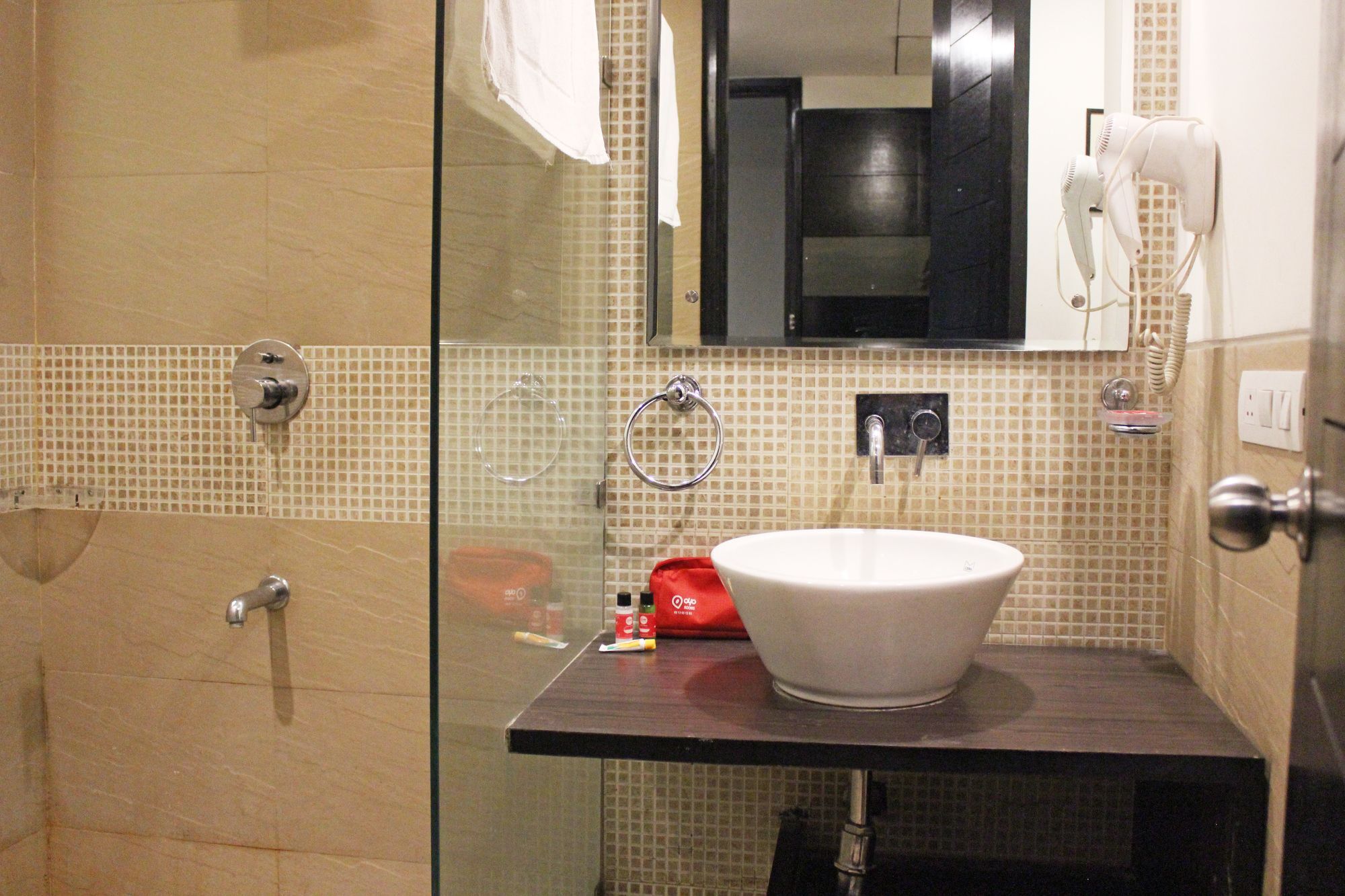 Oyo 605 Hotel Camria Gurgaon Esterno foto